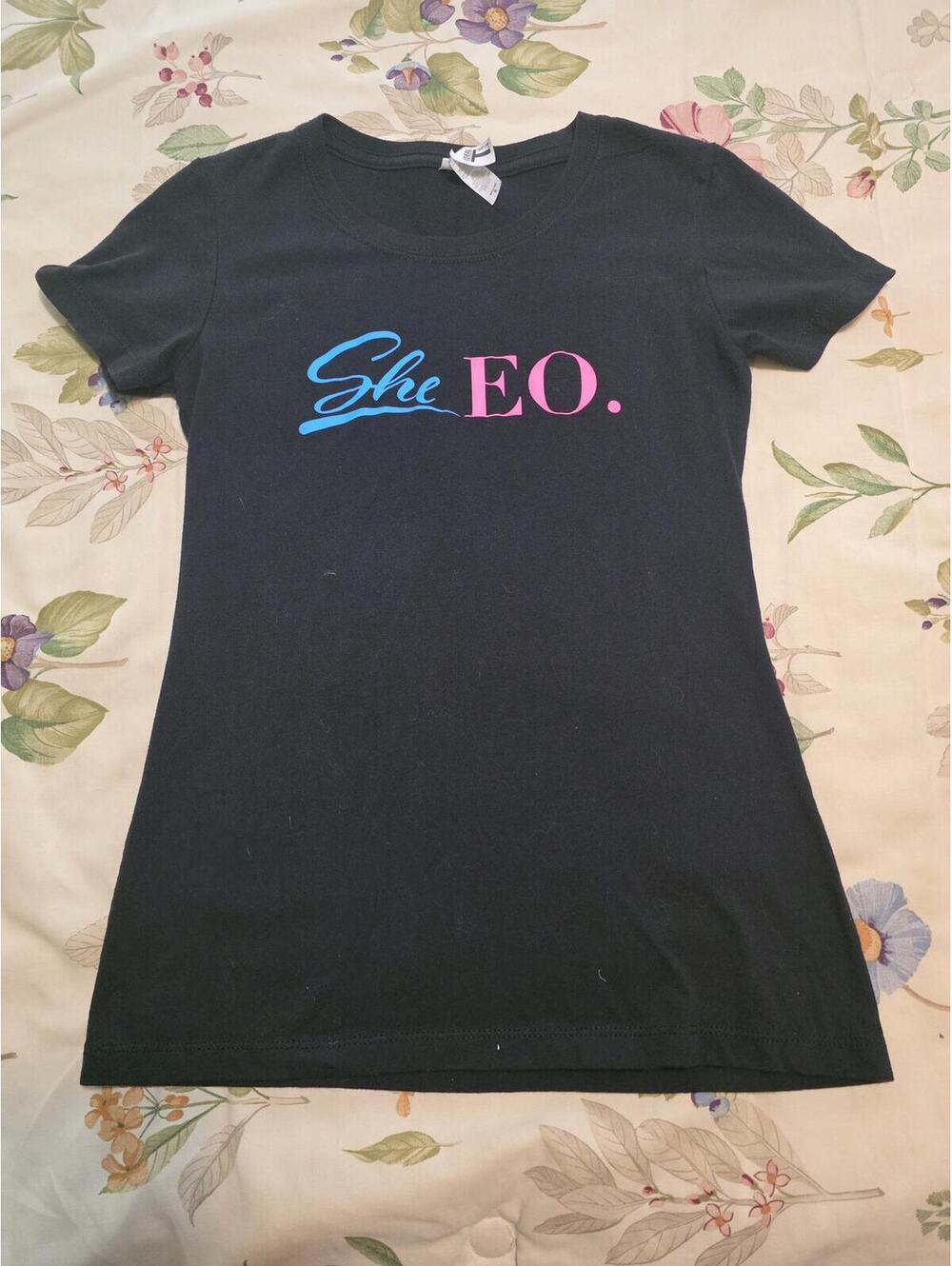 She EO Women's Graphic T-Shirt Size Small Black Short Sleeve Entrepreneur Tee
